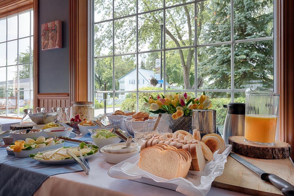 Auberge Handfield Et Spa Saint-Marc-sur-Richelieu Esterno foto